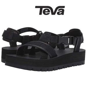 Teva Flatform sandals women’s 7
